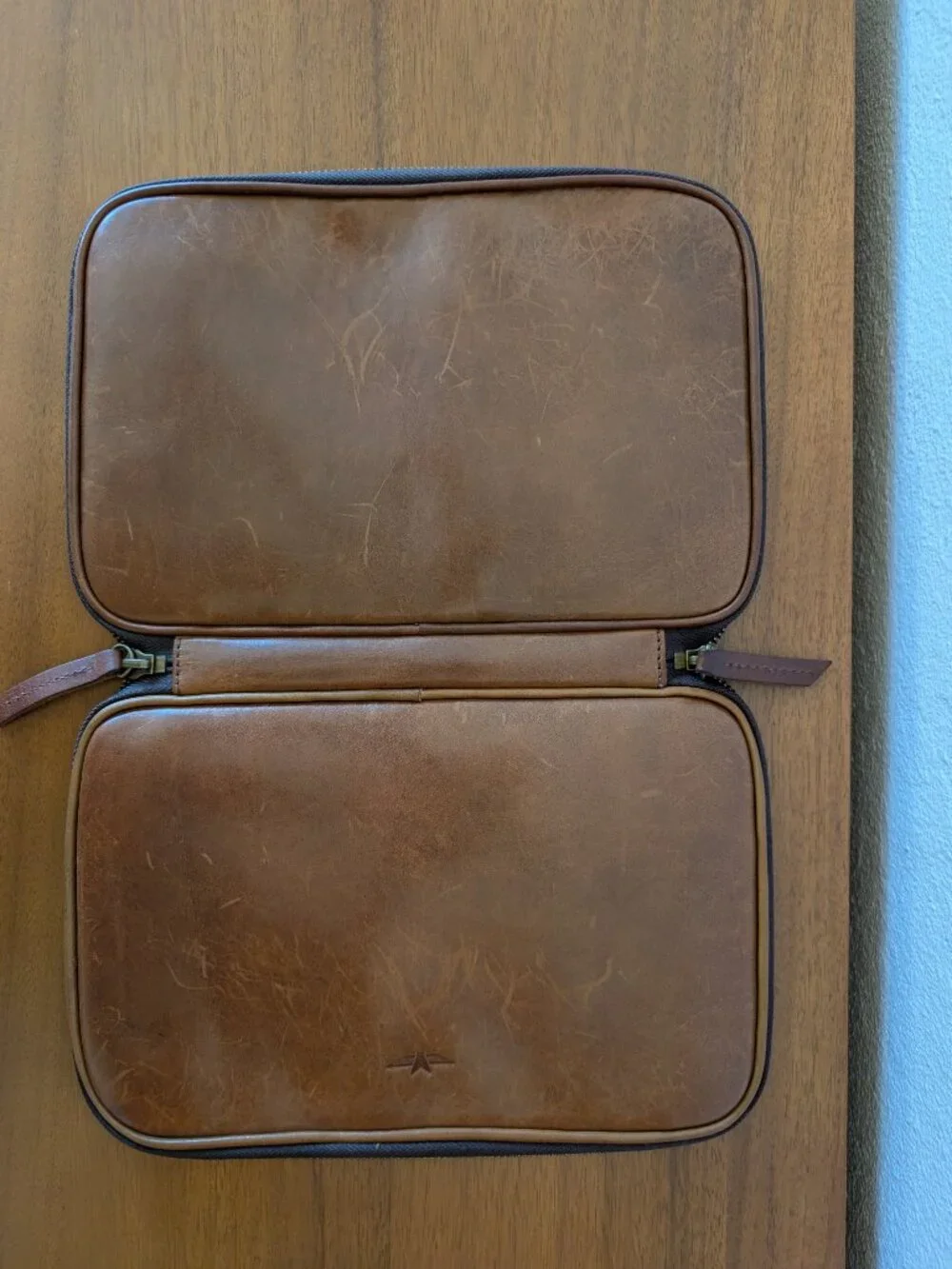 Satchel & Page Leather Tech Organizer